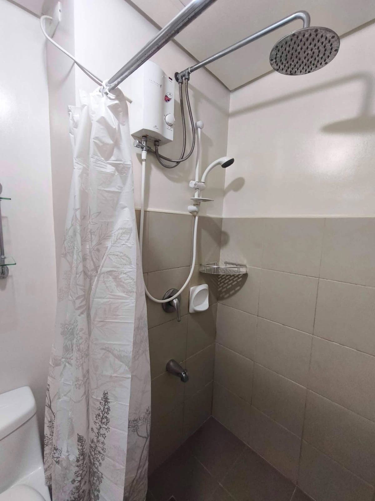 FOR RENT: ₱17,000/month. | Inclusive Association dues - photo 3