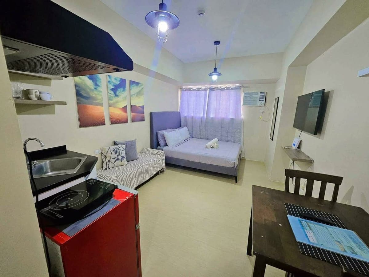 🌟 Cozy high-floor condo with pool view + parking included! - photo 3