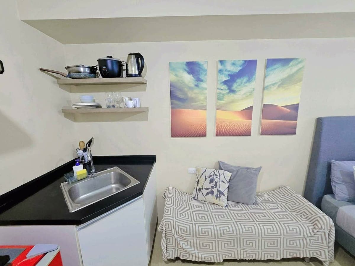 🌟 Cozy high-floor condo with pool view + parking included! - photo 5