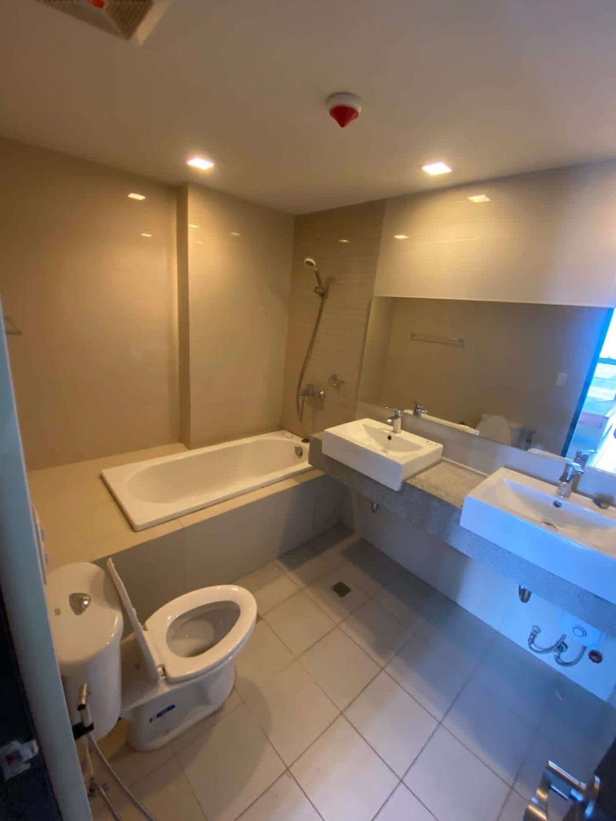 📣 FOR RENT | 3BR + Maid’s Room – ₱125,000 / month - photo 1
