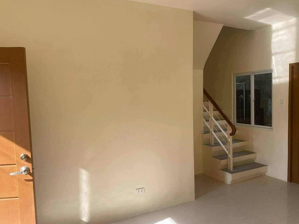 HOUSE FOR RENT VELMIRO UPTOWN (near gate) - photo 4