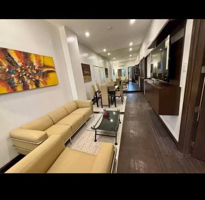 NEWLY RENOVATED CONDO FOR RENT BGC BURGOS CIRCLE...50K A MONTH - photo 9