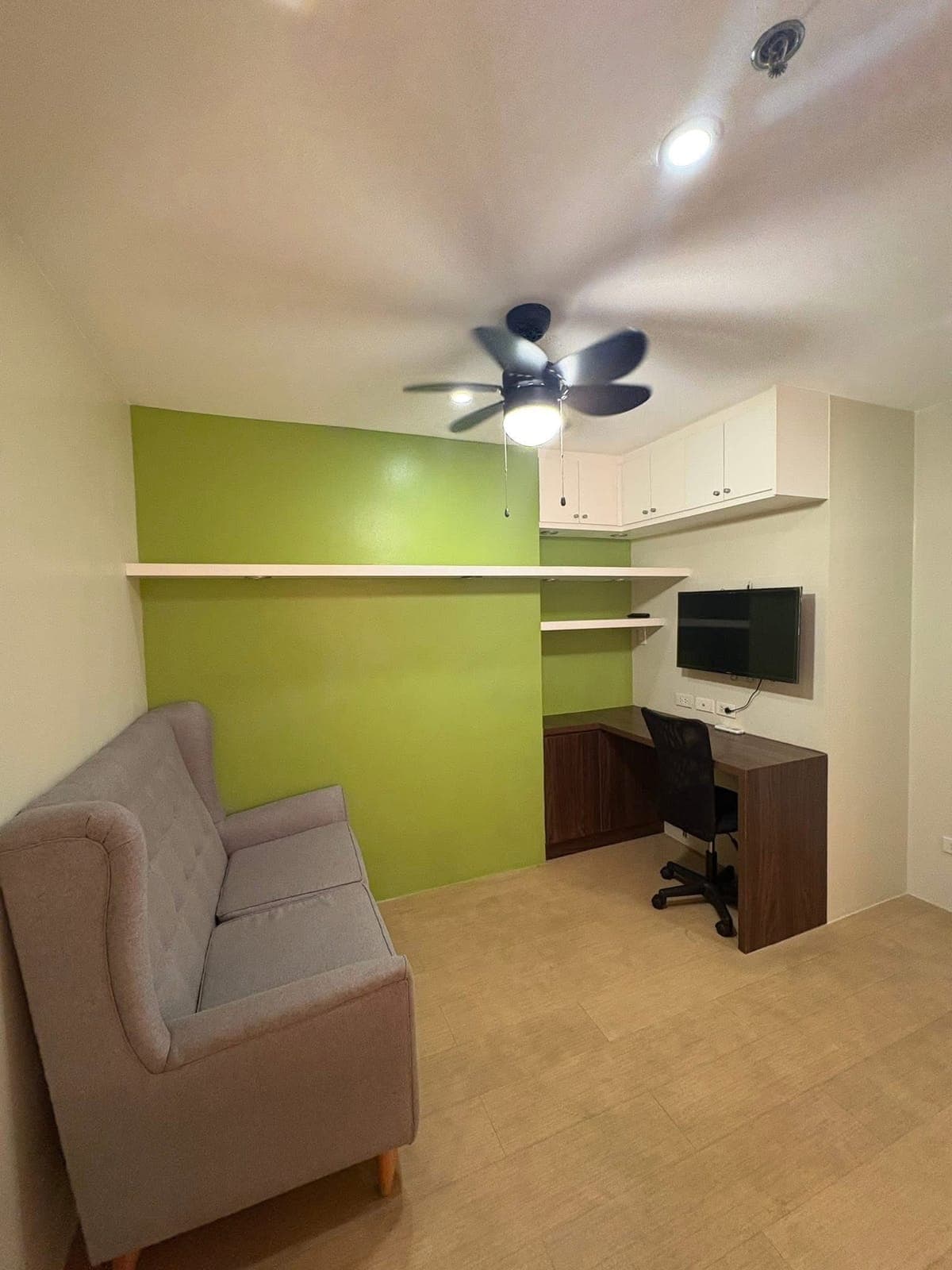 FOR LEASE: AVIDA TOWERS 34TH ST BGC 2 Bedroom with Parking Slot - photo 2