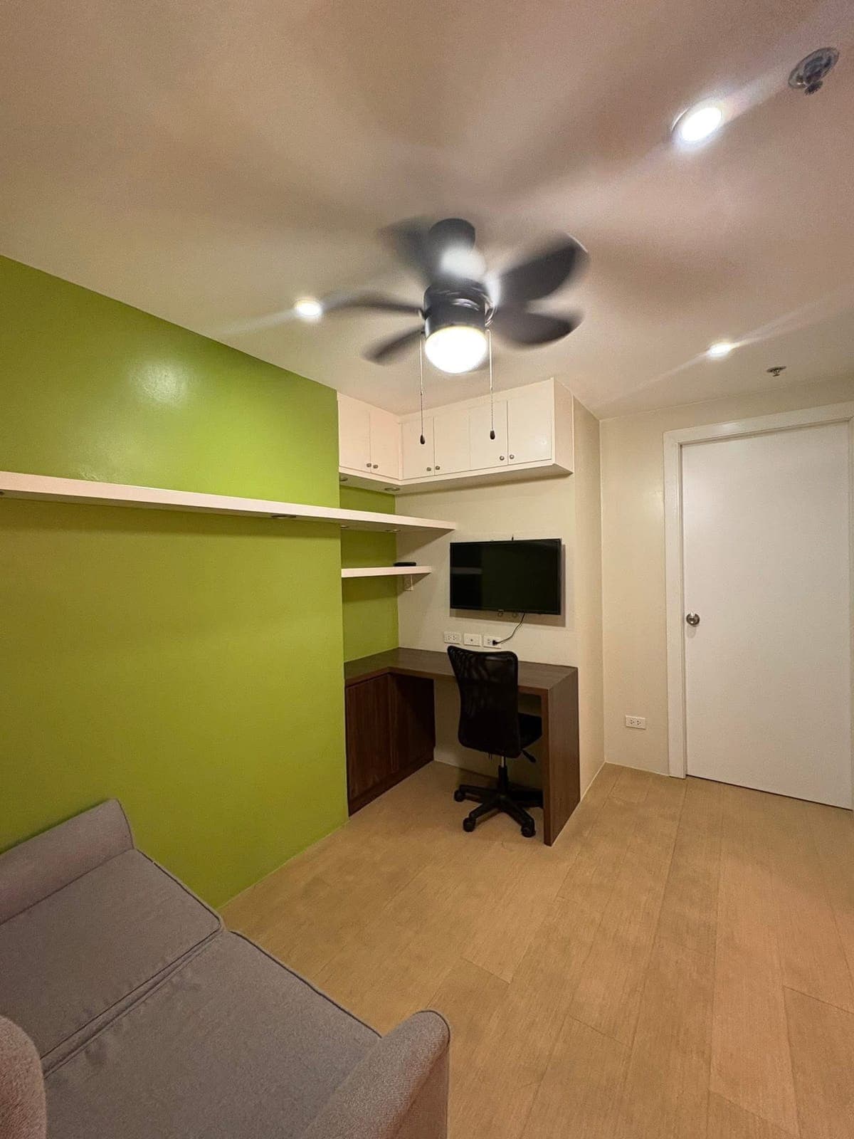 FOR LEASE: AVIDA TOWERS 34TH ST BGC 2 Bedroom with Parking Slot - photo 3