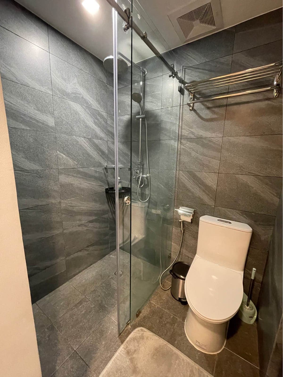 For rent. Fully furnished 1Br condo at Forbeswood Parklane in Burgos Circle, BGC. 46.5sqm ₱55k/month - photo 2