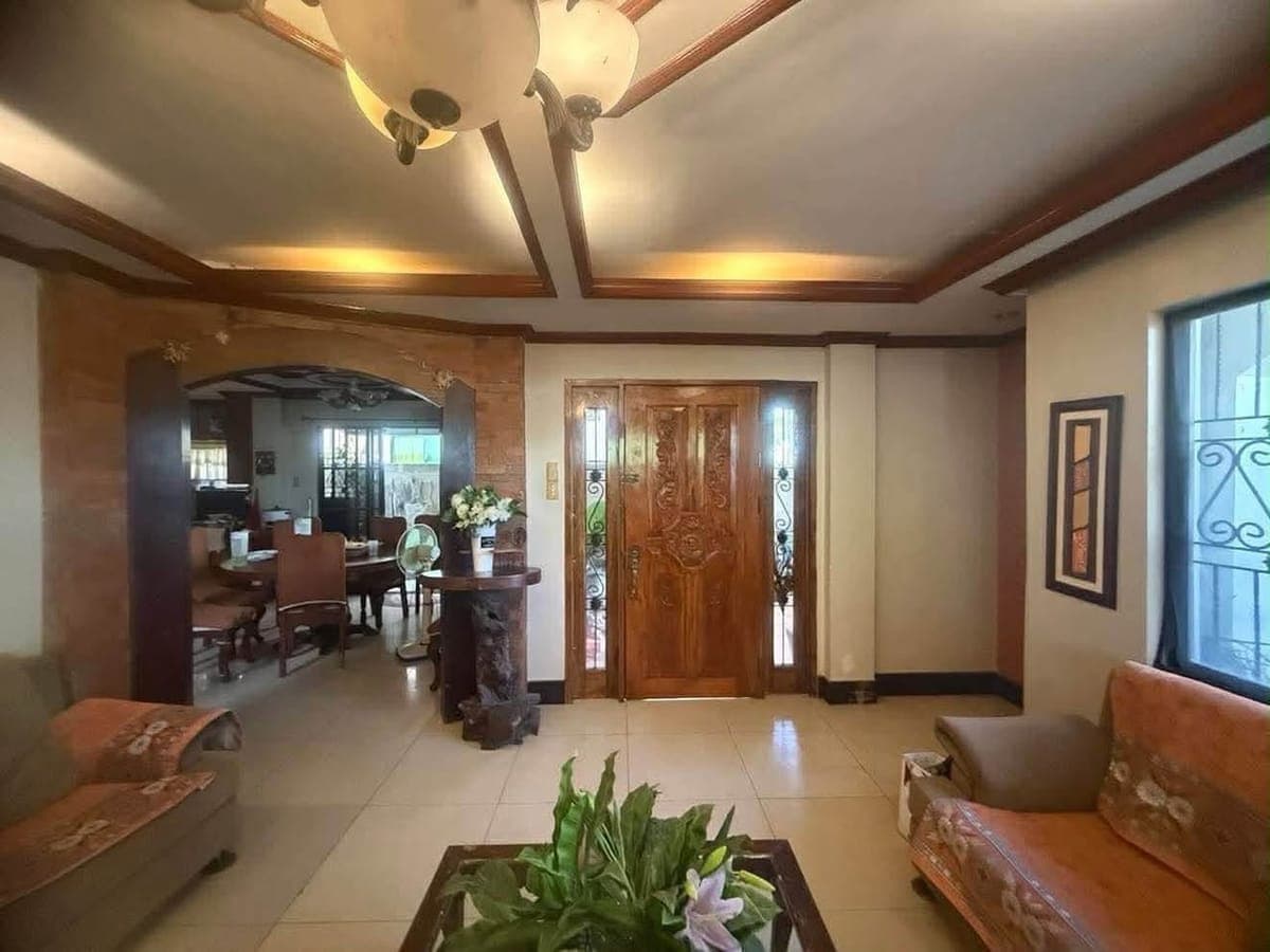 💰 HOUSE FOR RENT: ₱50,000/month - photo 3