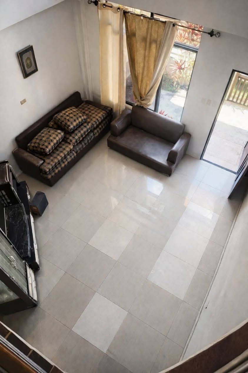 For Rent: Semi-Furnished 2-Storey House at Hillsborough Pointe - photo 2