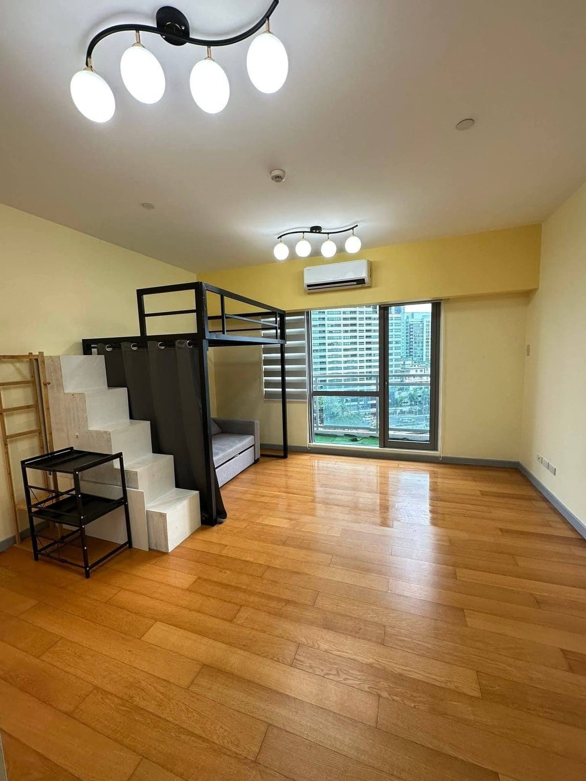 📍 CONDO UNIT FOR LEASE - photo 1