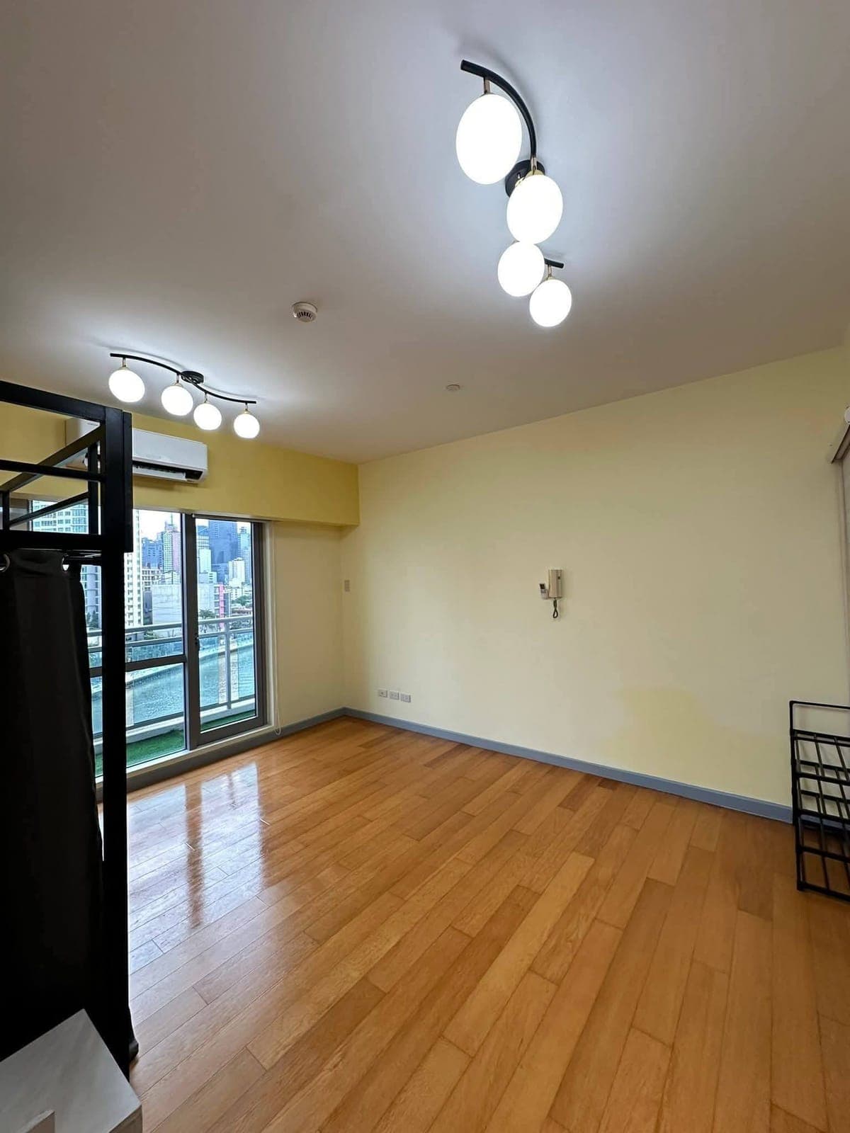 📍 CONDO UNIT FOR LEASE - photo 8