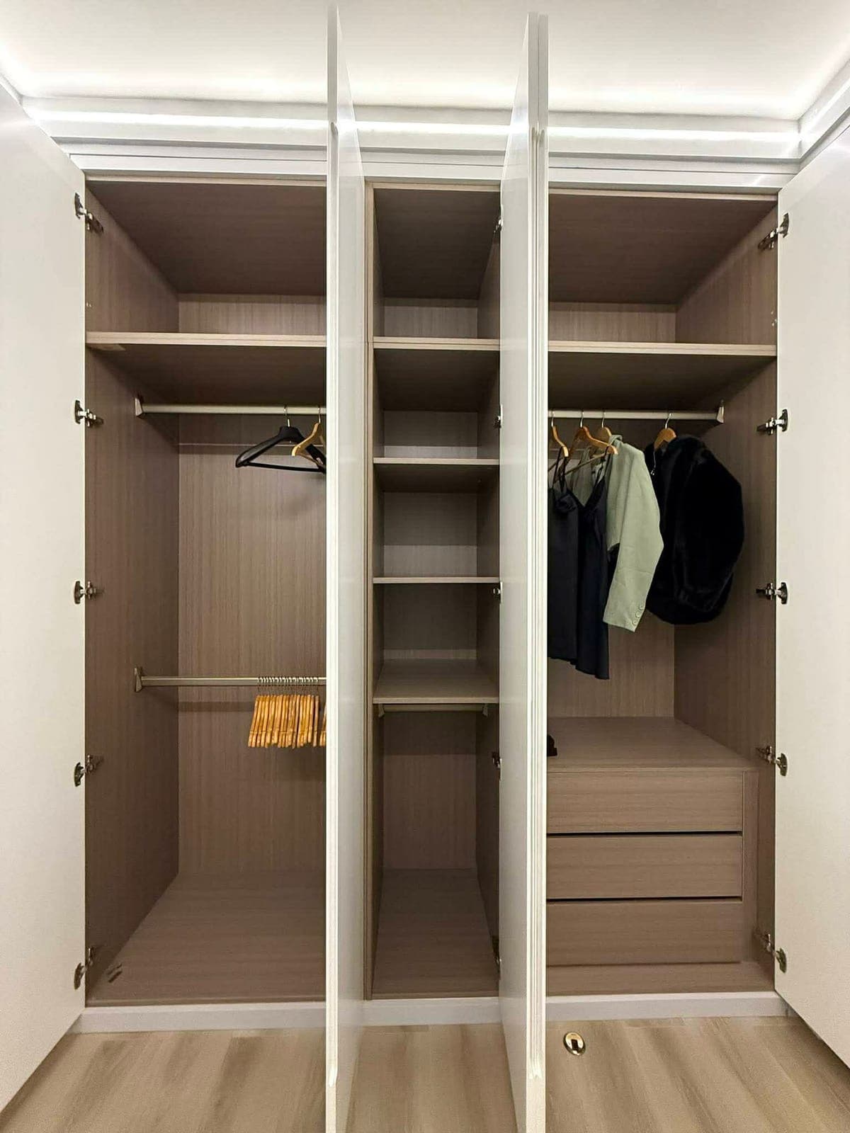 For lease: The Trion Tower - photo 23