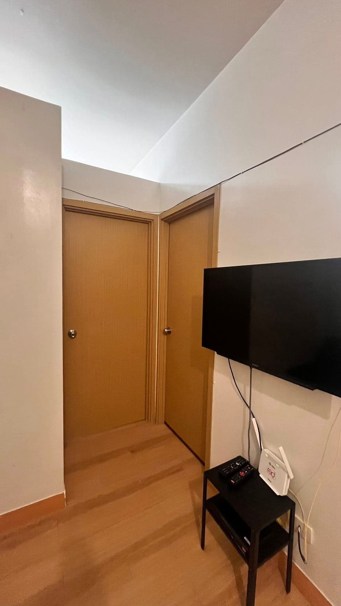 2BR semi furnished unit, for longterm lease - photo 4