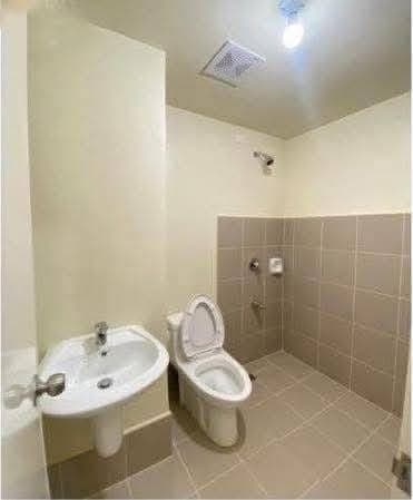 RUSH CONDO FOR RENT – ₱11,000/month (Assoc. Dues Included!) 1 month adv 1 month dep only - photo 3