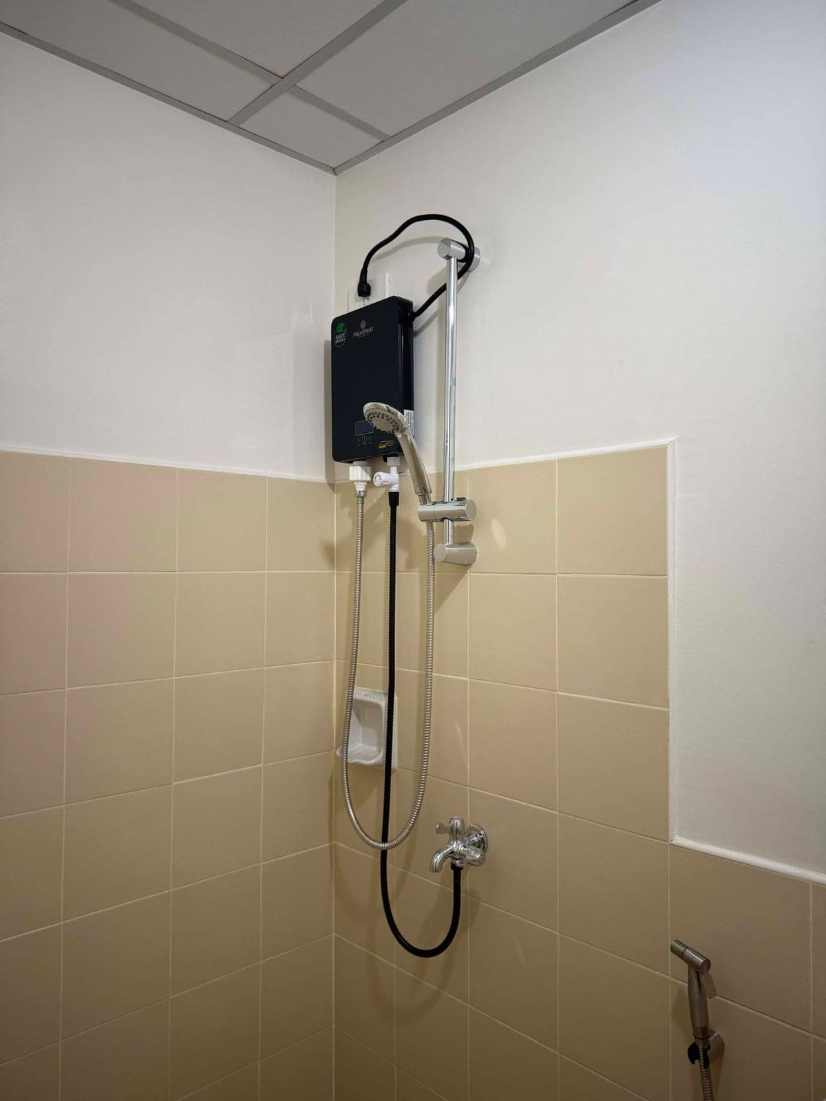 For Lease - photo 1