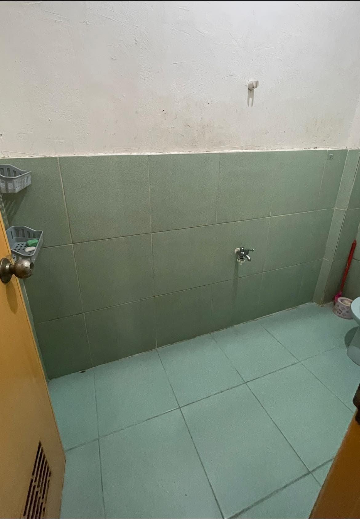 "ROOM FOR RENT" - photo 1