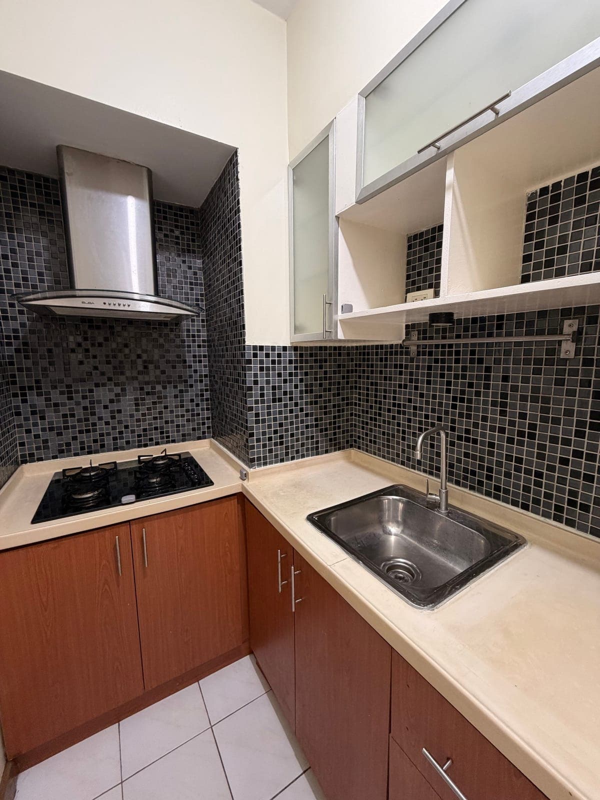 FOR RENT 📣2BR Unit in Woodsville Viverde Mansions📍Location: West Service Road, - photo 1