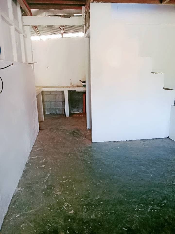 2story house with tindahan - photo 3