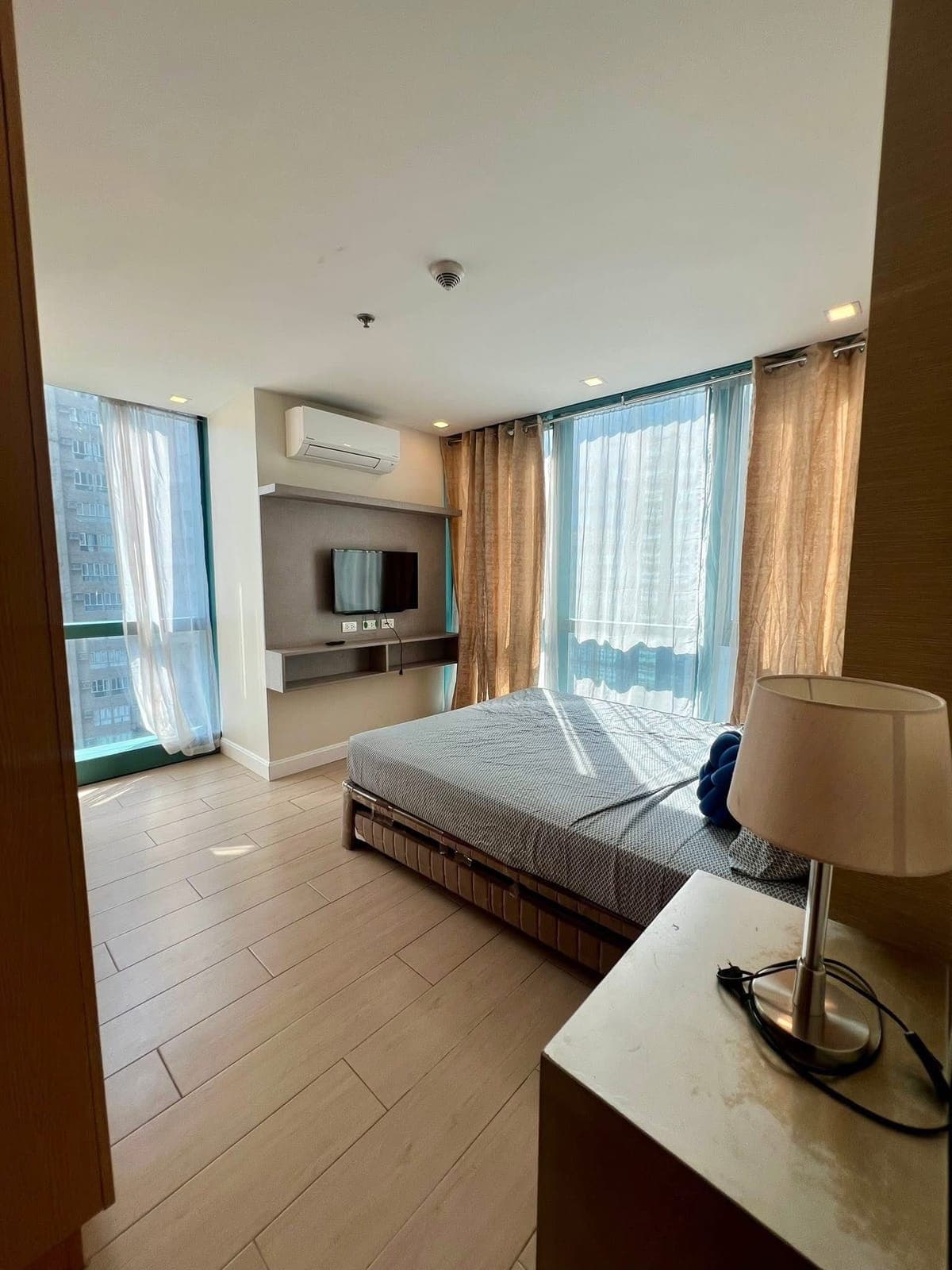 2Br Unit for Rent in One Uptown Residence BGC - photo 11