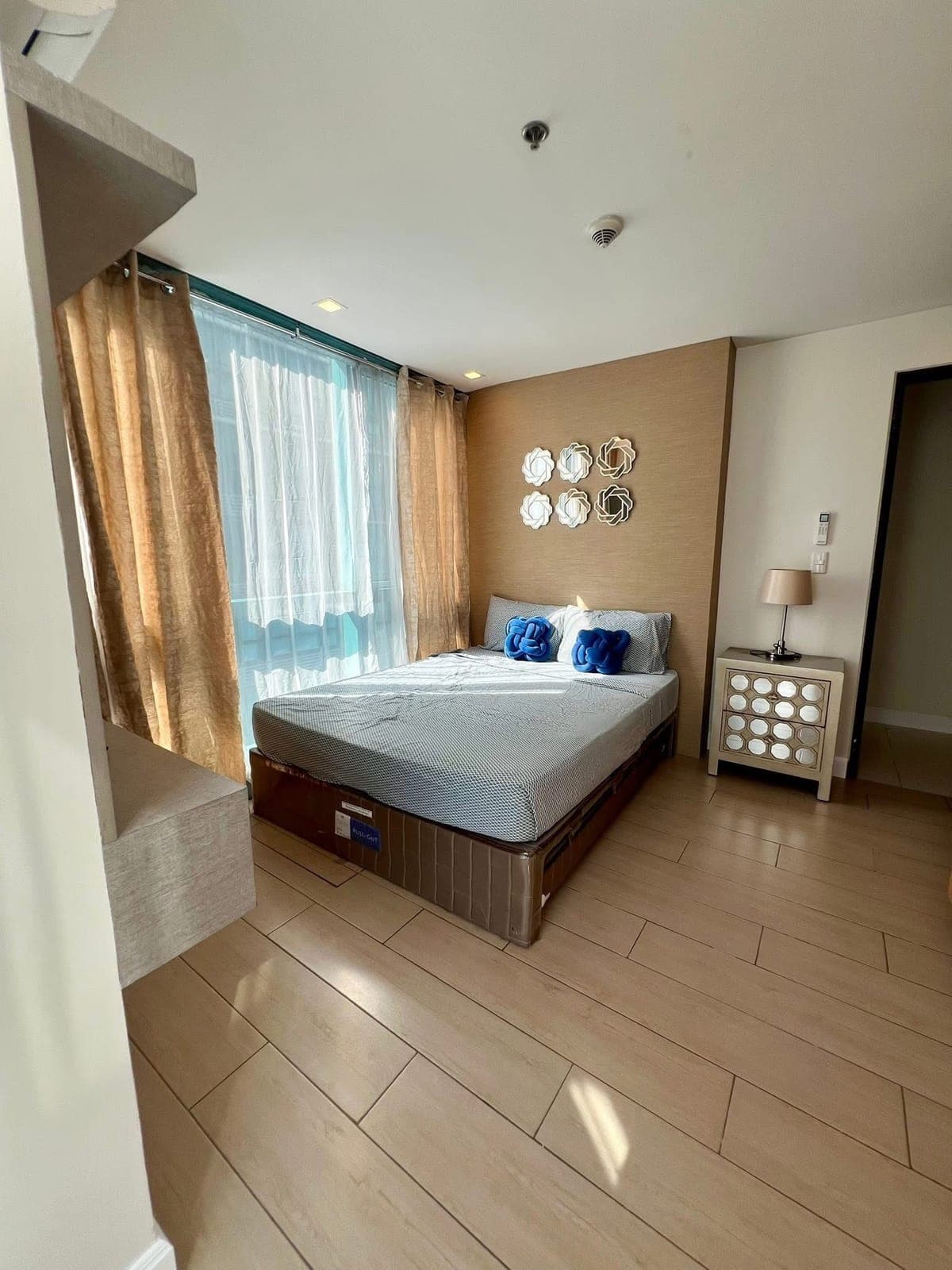 2Br Unit for Rent in One Uptown Residence BGC - photo 12