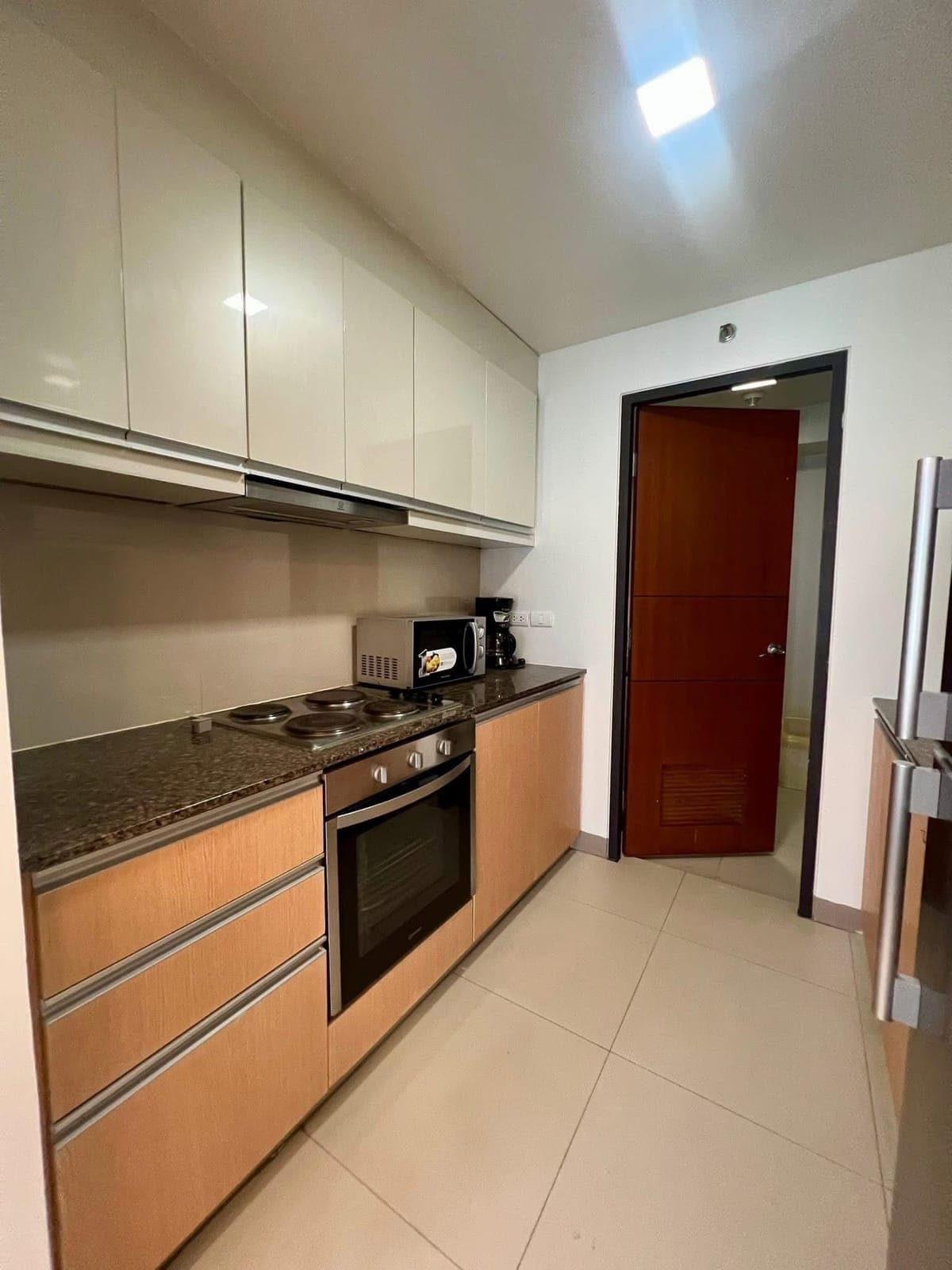 2Br Unit for Rent in One Uptown Residence BGC - photo 3