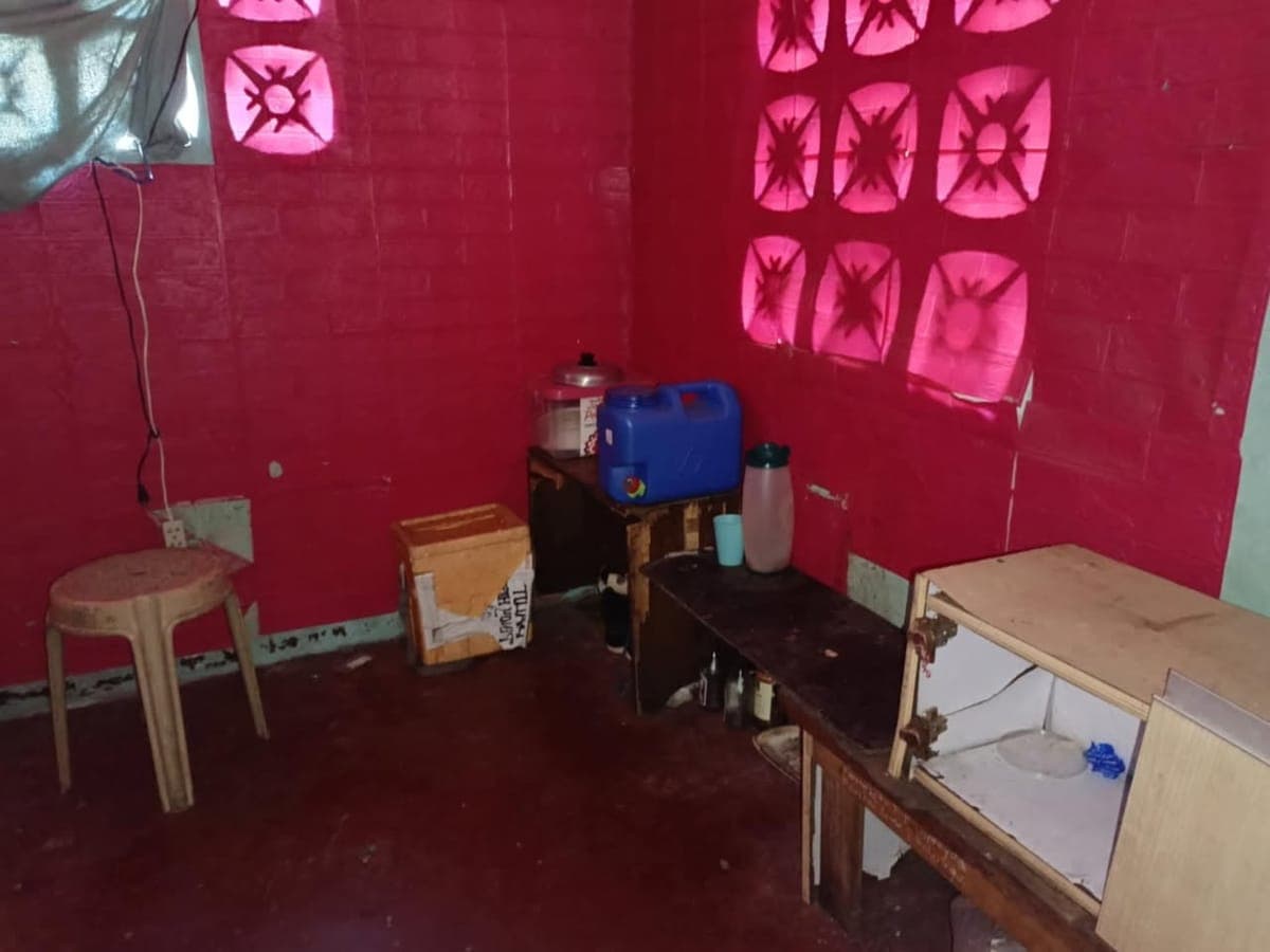 ROOM FOR RENT 2500 1MONTH ADVANCE 1MONTH DEPOSIT KASO WALA TUBIG PERO MAY MAIIGIBAN AT WALA DIN PINT... - photo 2