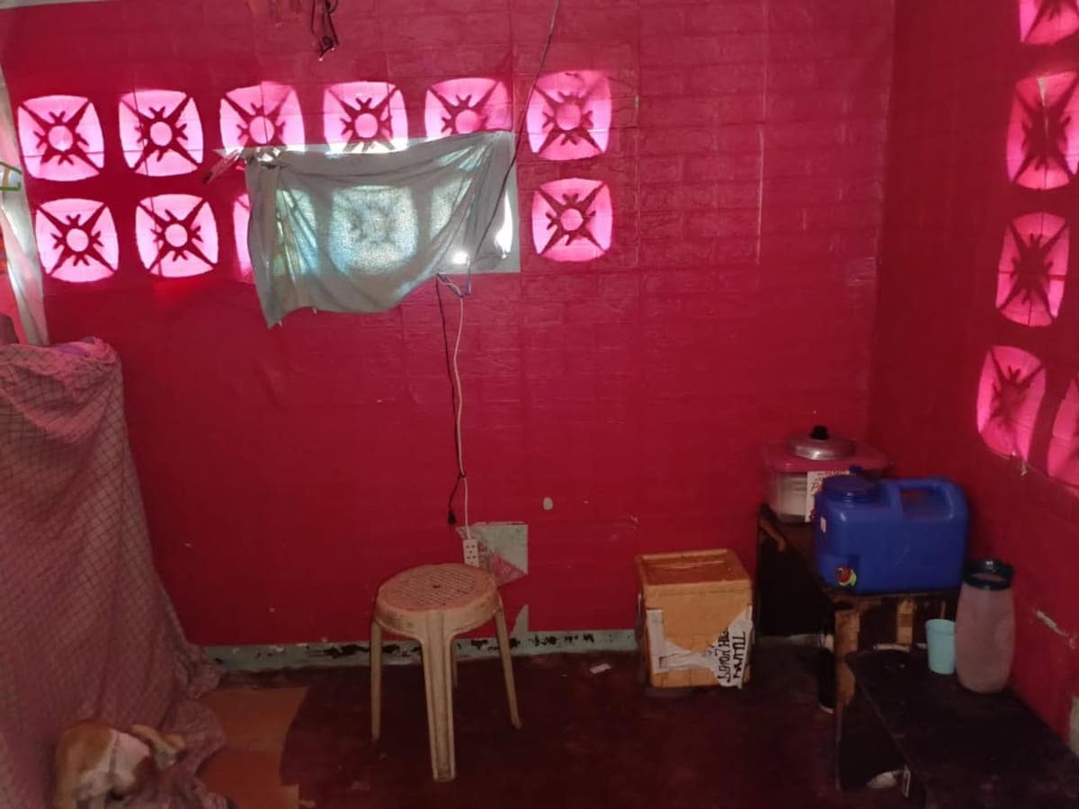 ROOM FOR RENT 2500 1MONTH ADVANCE 1MONTH DEPOSIT KASO WALA TUBIG PERO MAY MAIIGIBAN AT WALA DIN PINT... - photo 3