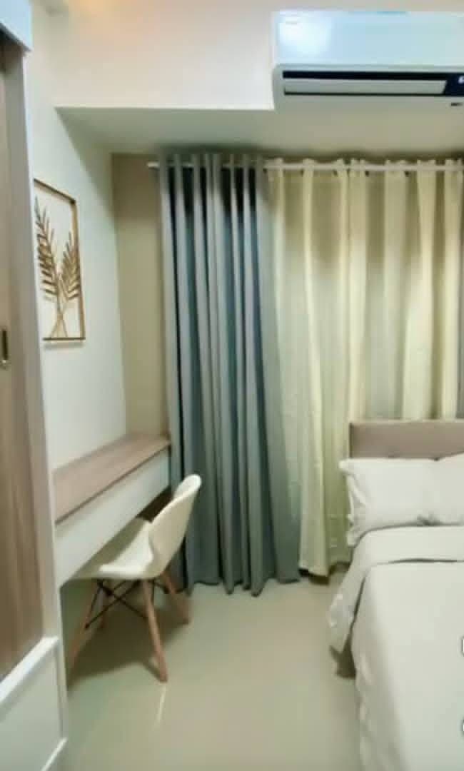 FOR RENT: ₱33k inclusive assoc dues - photo 2