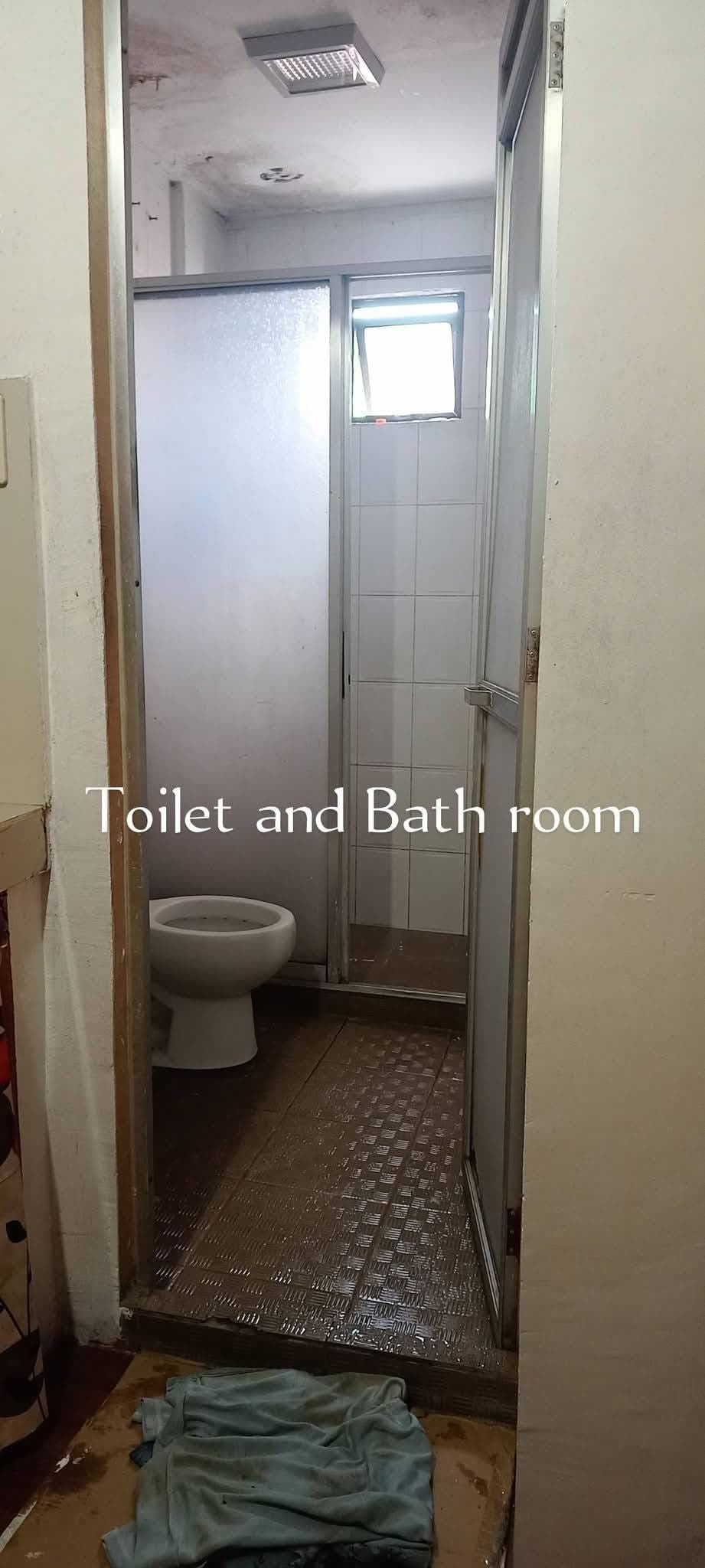 Male@Female Bed Space Available - photo 1