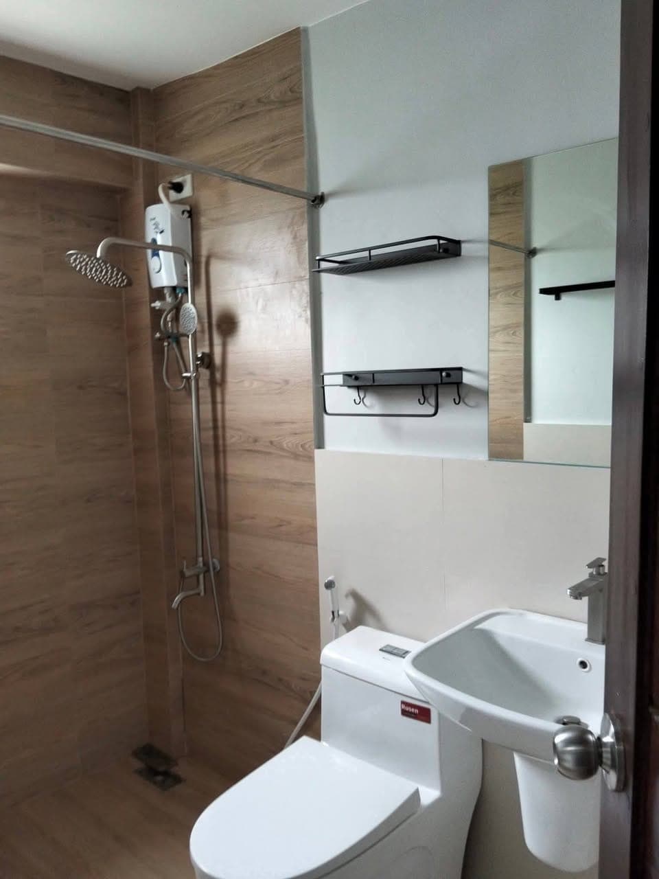 Loft Type Condo Unit for Rent in Taguig - photo 3