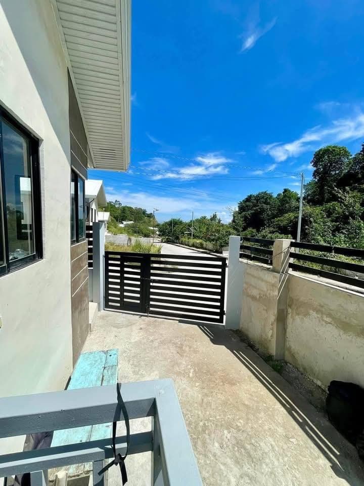 HOUSE FOR RENT - Bungalow Corner Lot - photo 2