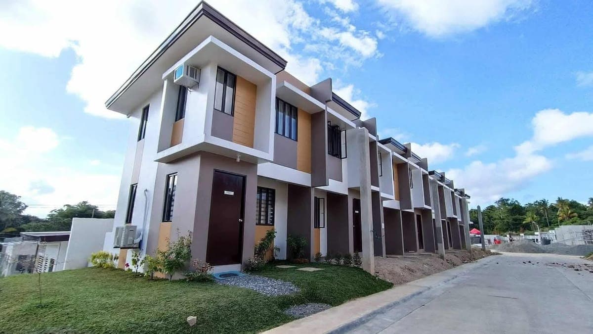 House for rent - photo 1