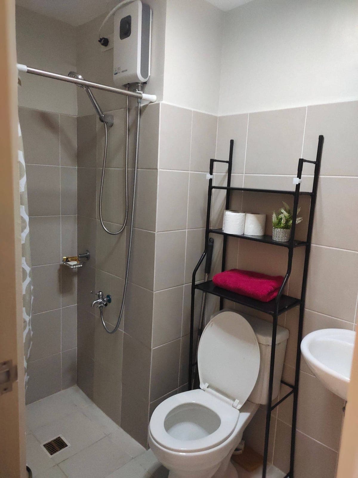 🏙️ FOR RENT LONG TERM ONLY: 2BR FULLY FURNISHED CONDO UNIT 🏡✨ - photo 4