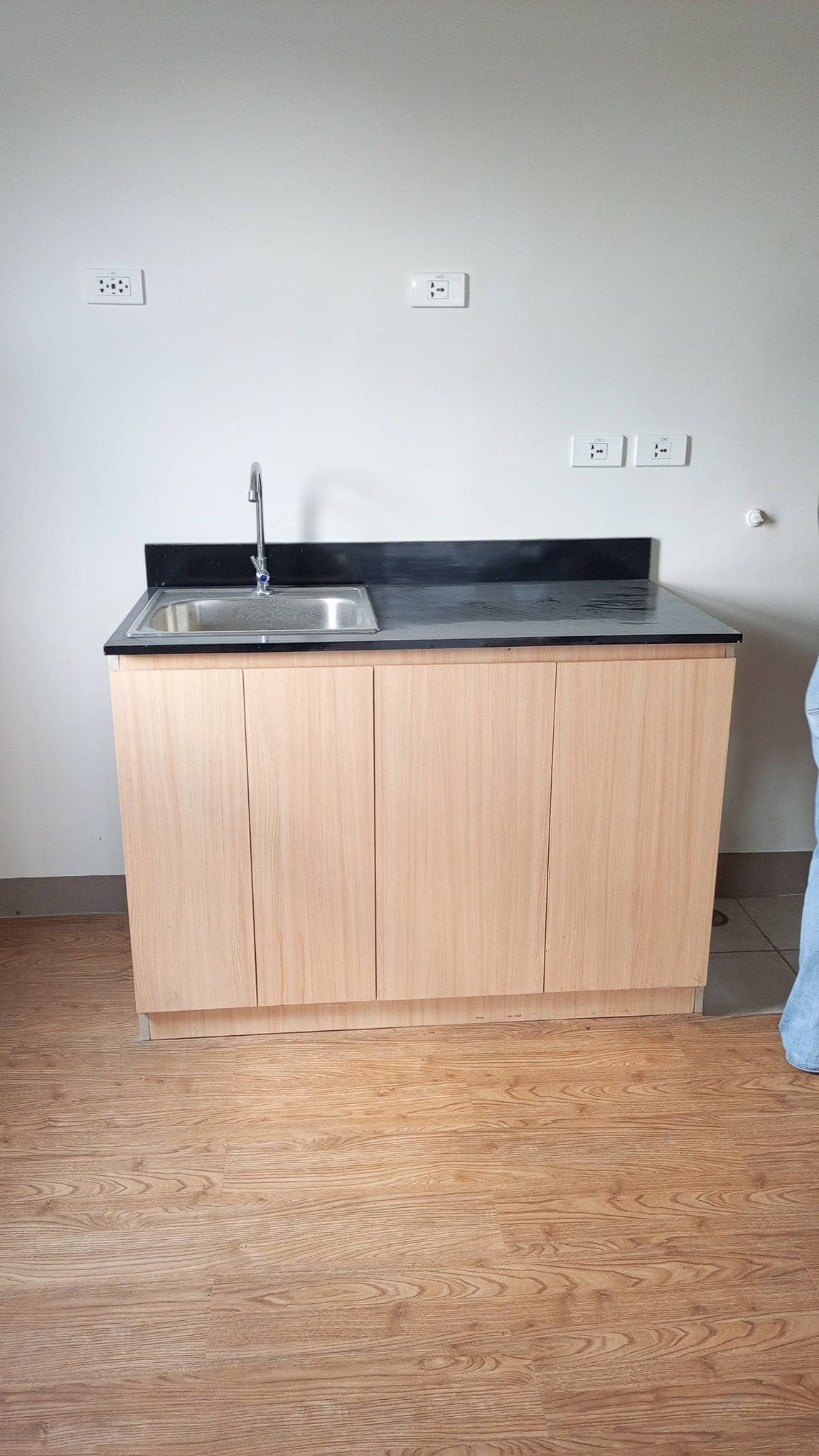 🏢 AGUADA RESIDENCES – Caloocan North Along  Quirino Hway - photo 6