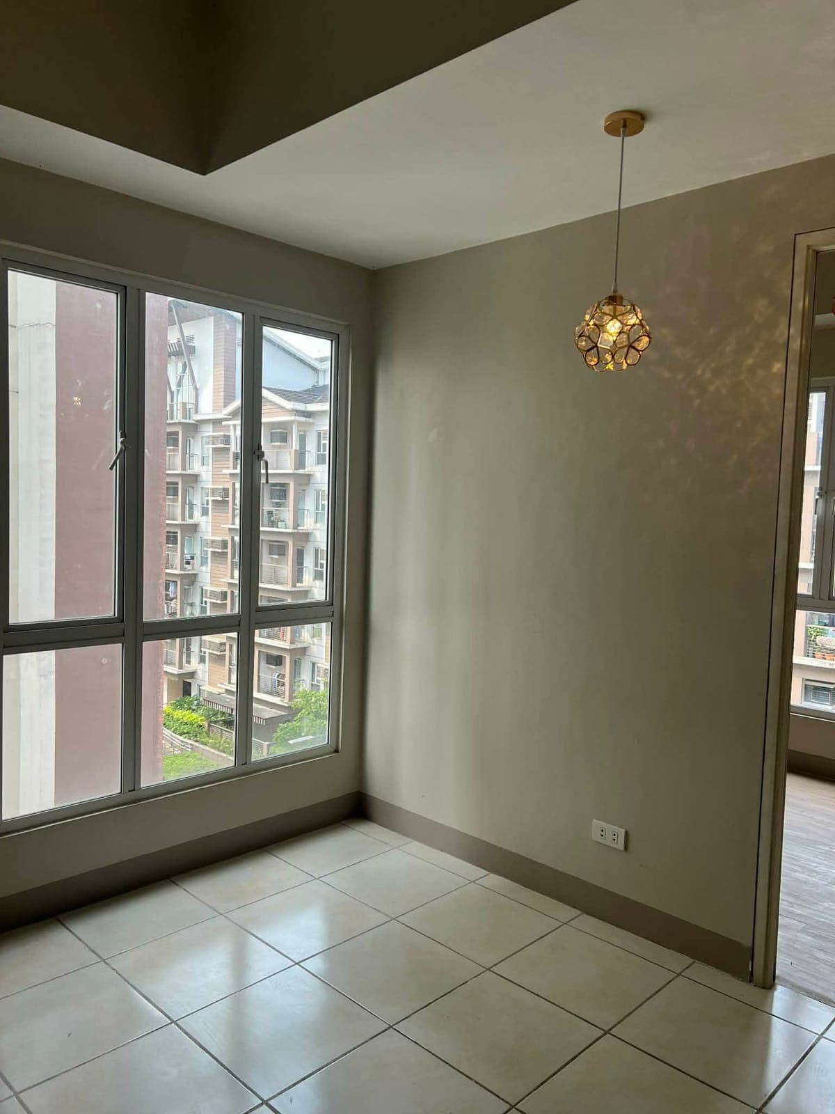 🏙️ FOR RENT: 2BR CORNER CONDO UNIT (BARE TYPE) 🏡 - photo 3