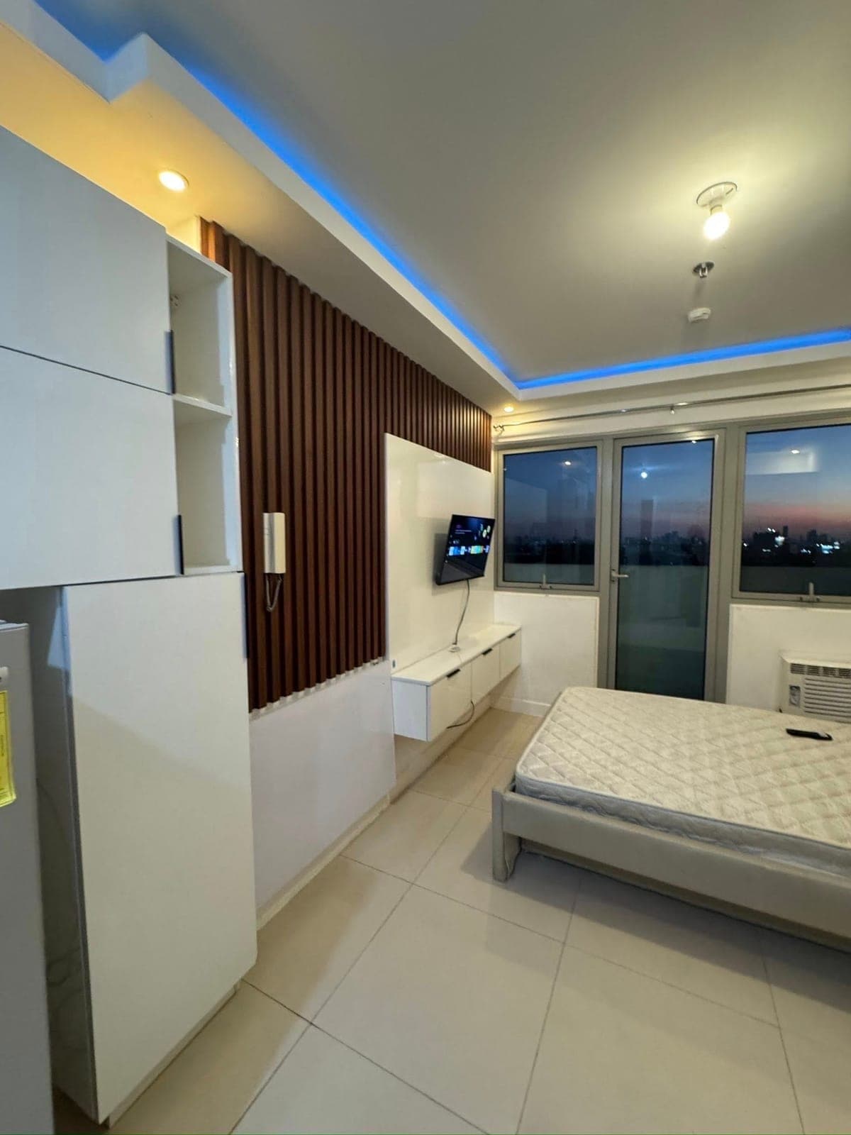 The residences by commonwealth at the back of ever gotesco Mall - photo 16