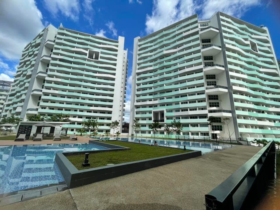 The residences by commonwealth at the back of ever gotesco Mall - photo 10