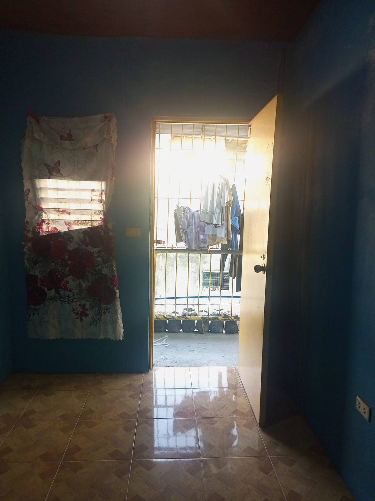 ROOM FOR RENT FOR 2 PERSON ONLY!!! FOR 5K PESOS ONLY, OWN SUBMETER, PM LANG!!! - photo 4