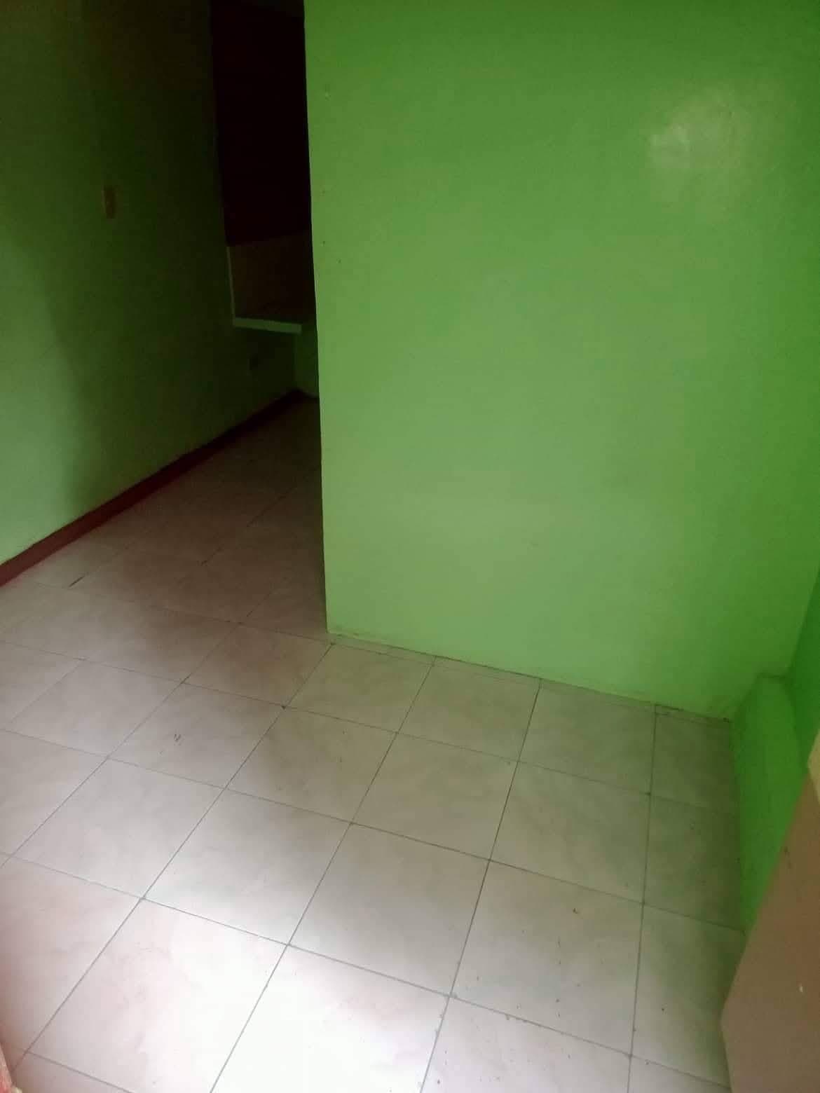 House for rent with one bedroom own cr own sink .. 6000 per month .. direct sa meralco ang ilaw ..su... - photo 4