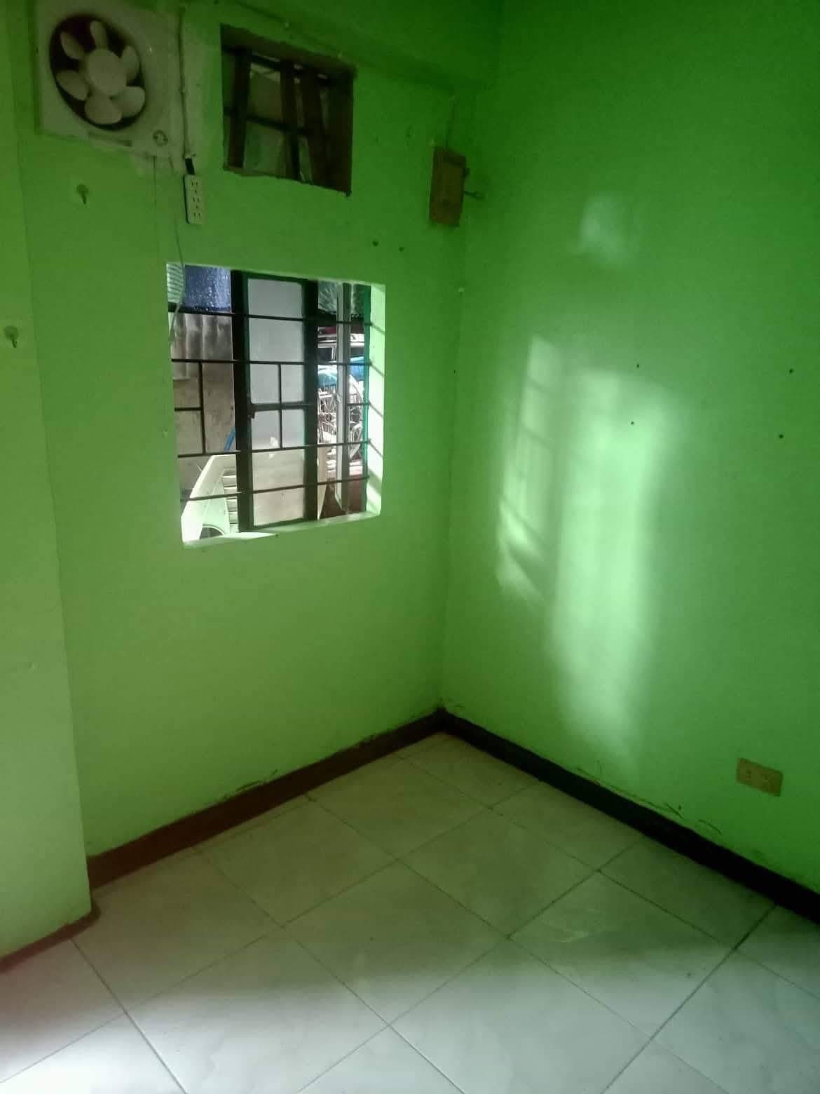 House for rent with one bedroom own cr own sink .. 6000 per month .. direct sa meralco ang ilaw ..su... - photo 6