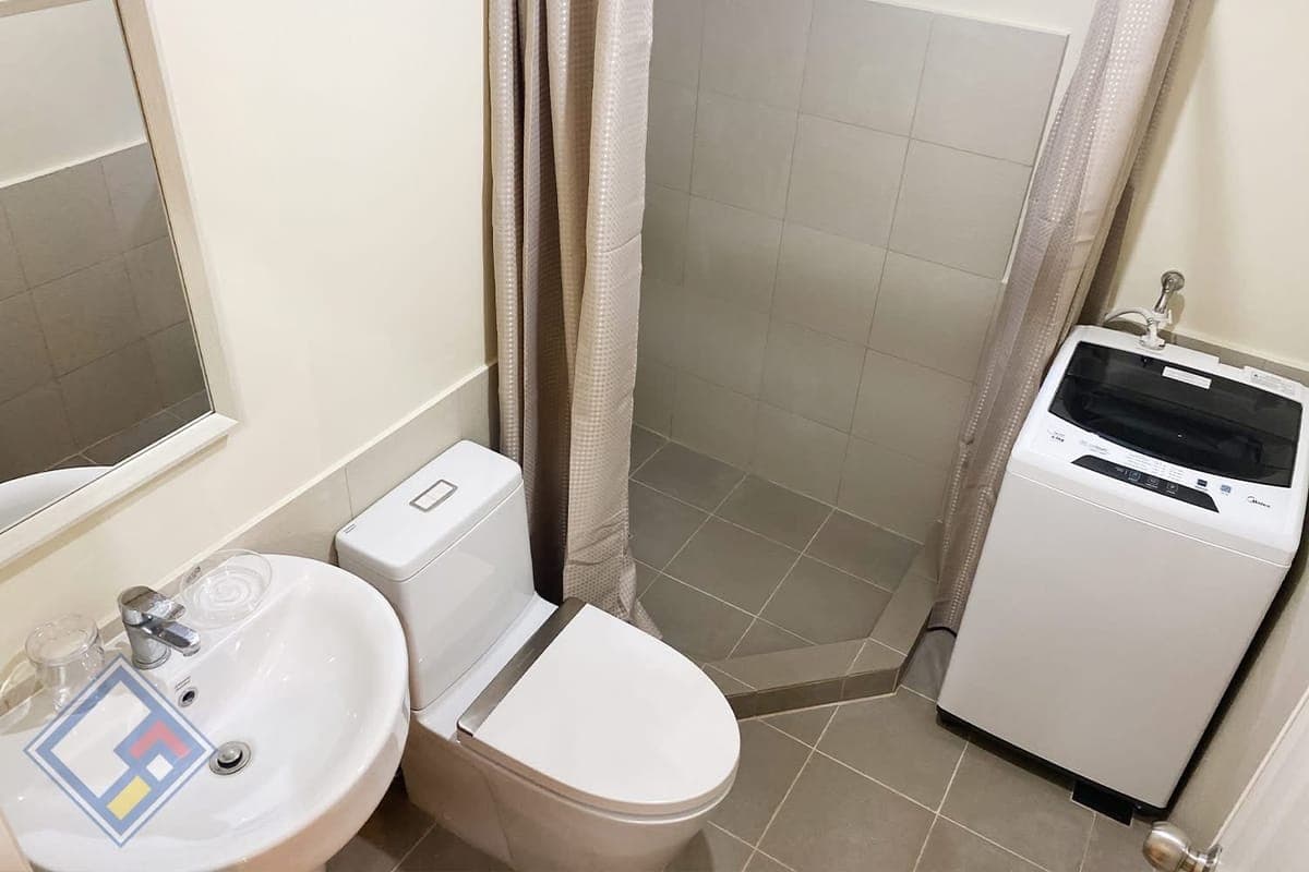 The Montane - FOR LEASE - photo 3