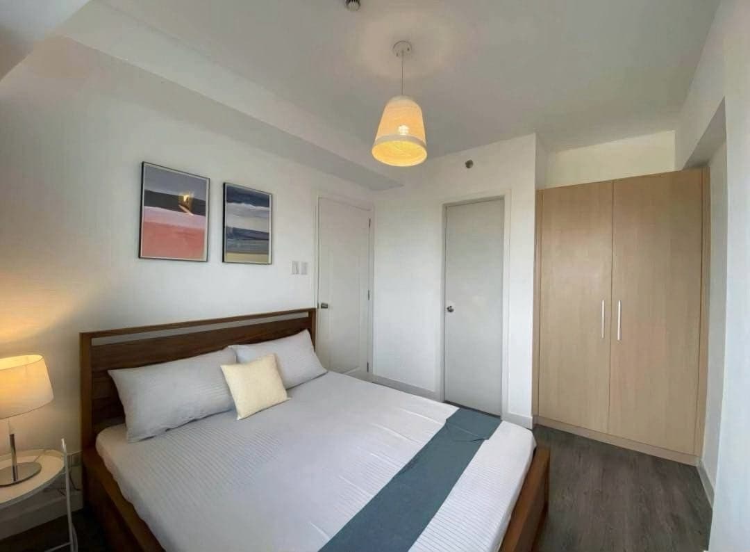 FOR LEASE: Fully Furnished 1BR with Balcony - photo 1