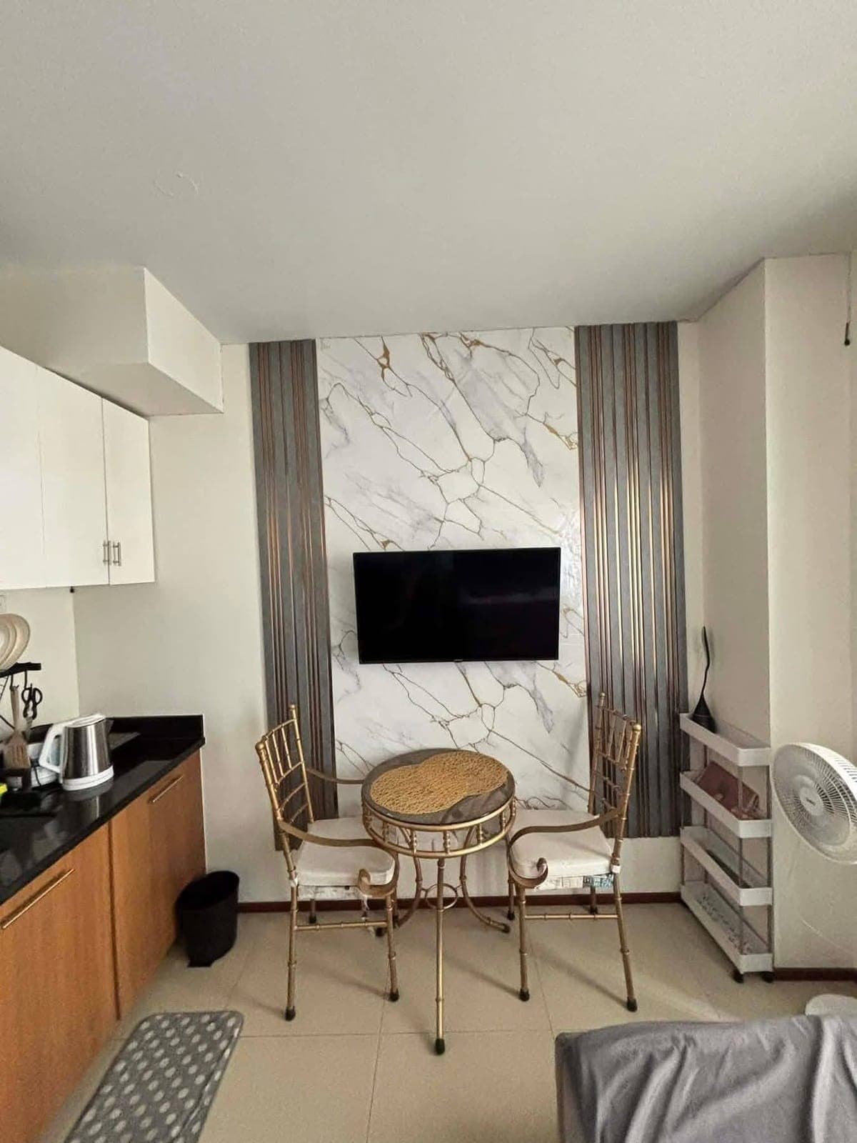 RUSH FOR RENT: ₱15k/month association dues included - photo 4