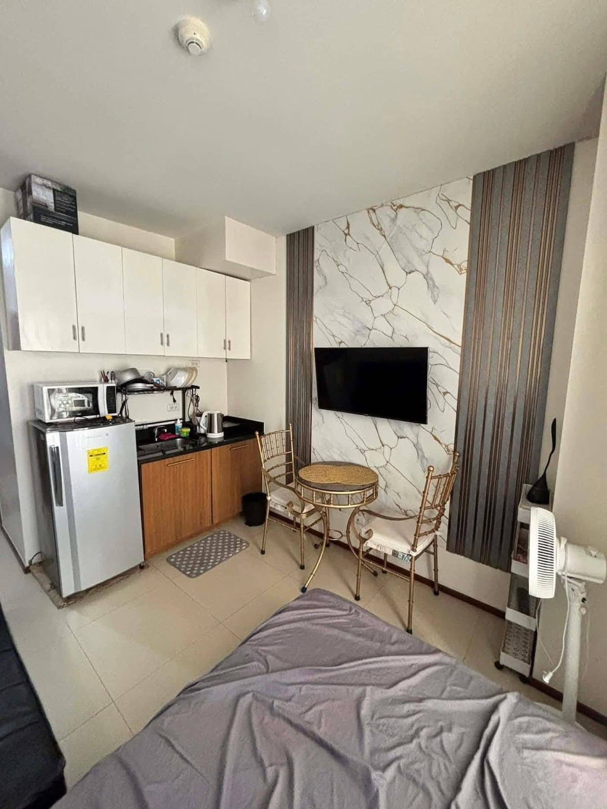 RUSH FOR RENT: ₱15k/month association dues included - photo 5