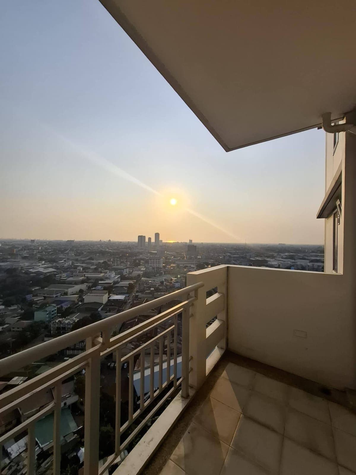 CONDO FOR RENT - photo 2