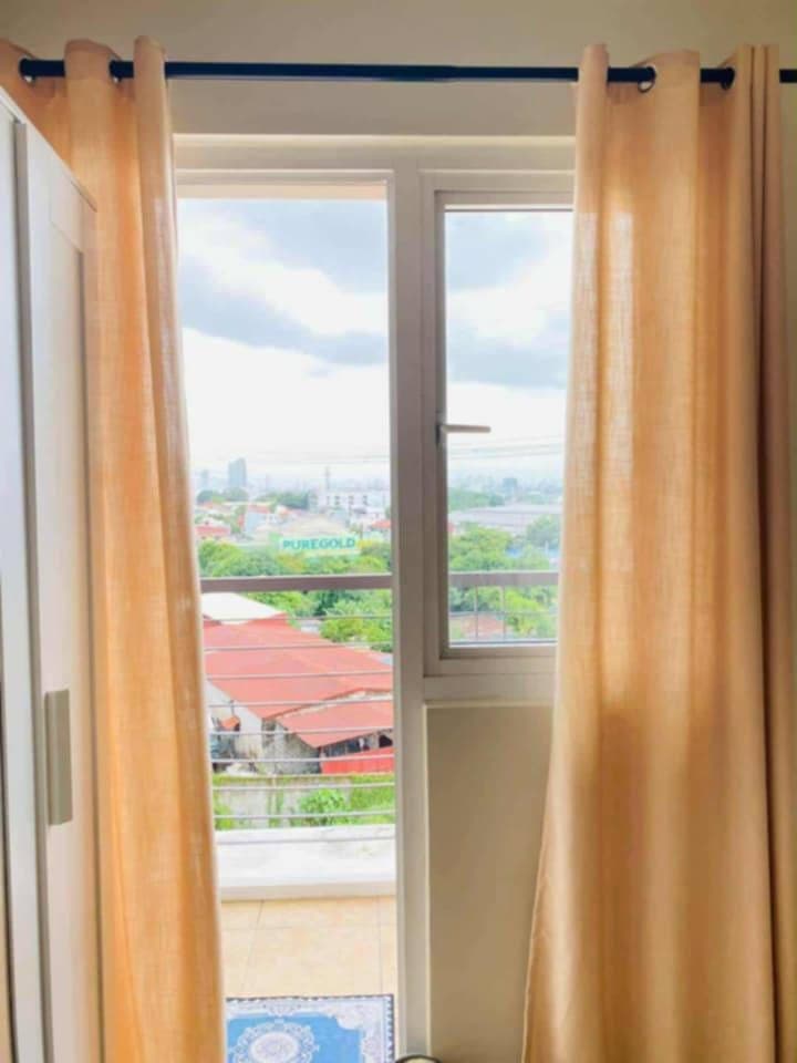 Condo unit 2br fully furnished available on April 24 long term only - photo 3
