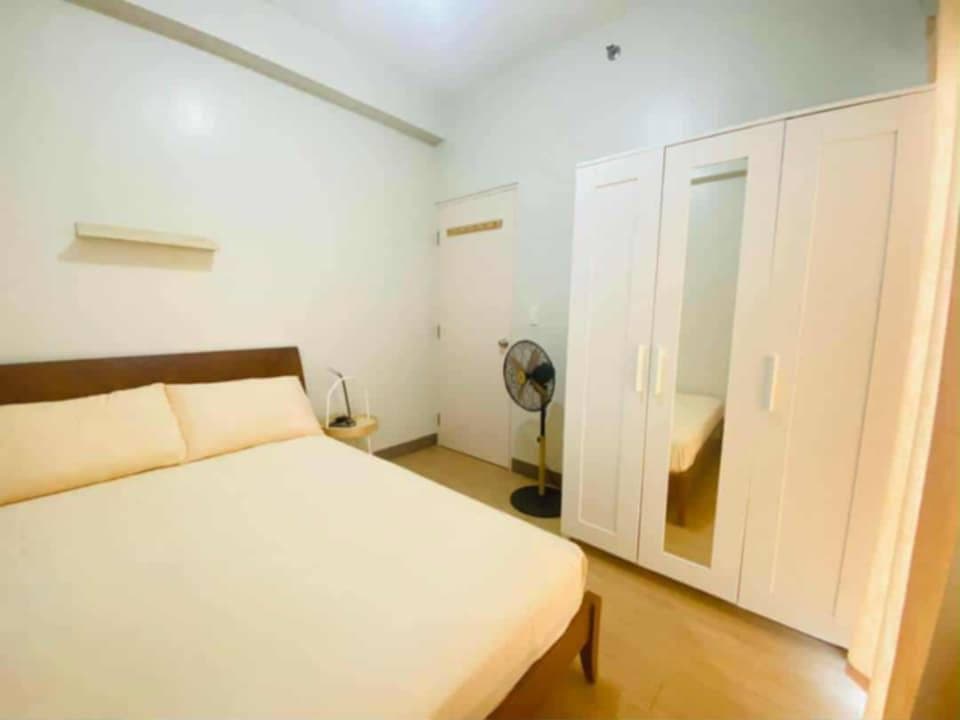 Condo unit 2br fully furnished available on April 24 long term only - photo 5