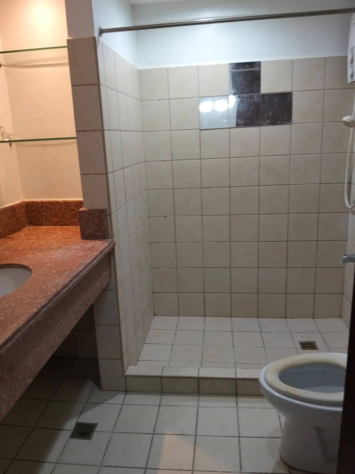 2 BR Condo Unit for Rent  in Taguig  with Balcony & Laundry Area - photo 2