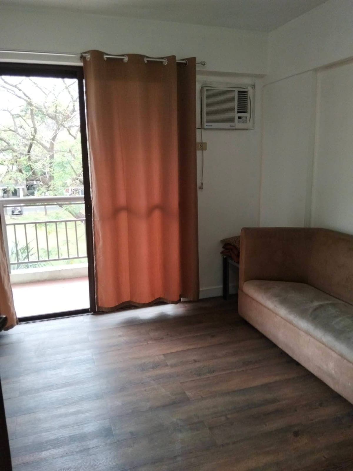 2 BR Condo Unit for Rent  in Taguig  with Balcony & Laundry Area - photo 5