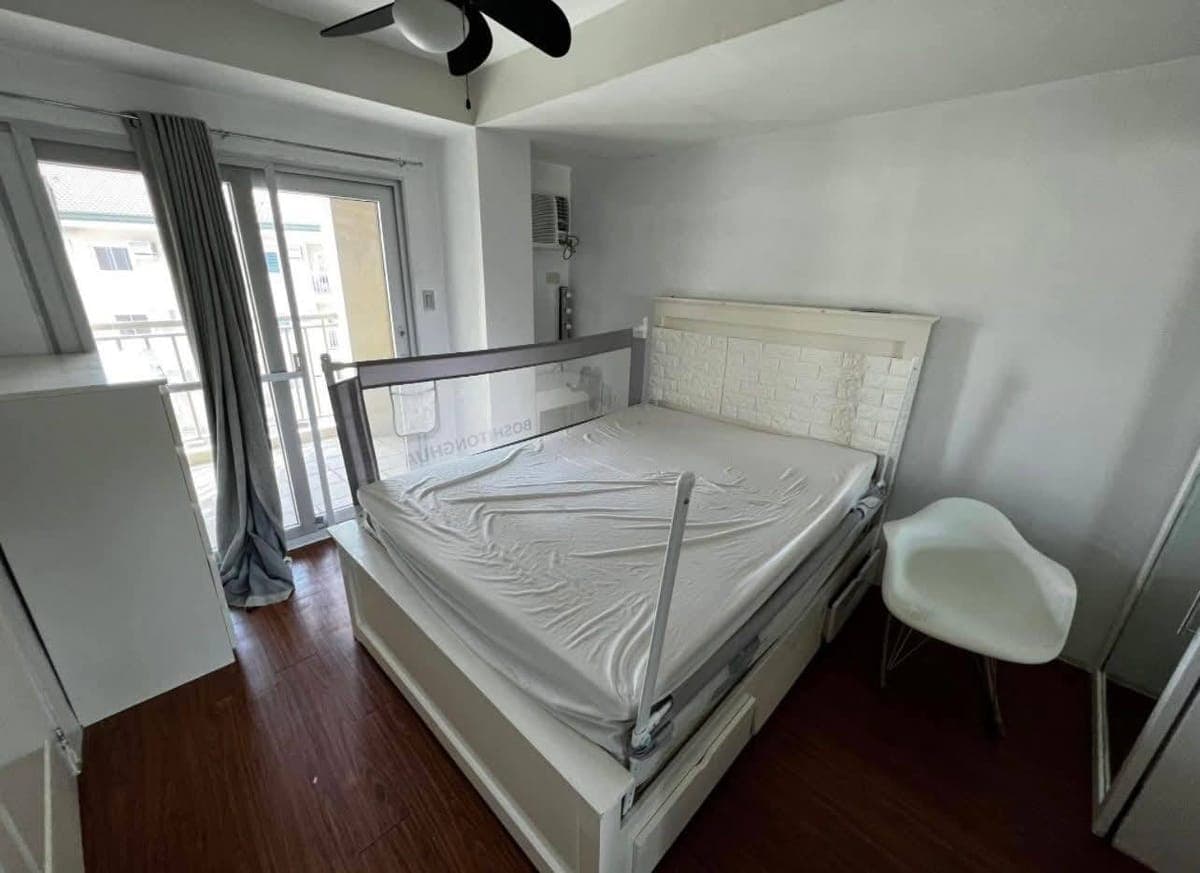 RUSH CONDO FOR RENT – 2BR w/ balcony @ Tres Palmas, Taguig - photo 1