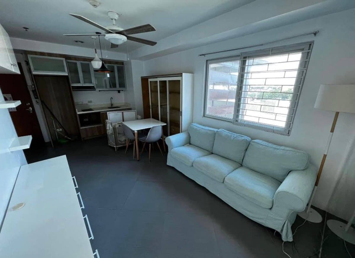 RUSH CONDO FOR RENT – 2BR w/ balcony @ Tres Palmas, Taguig - photo 7