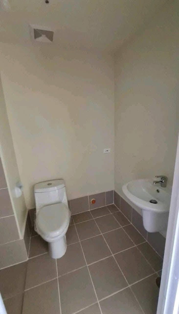 12K/ month 1 month adv 1 month dep - photo 3